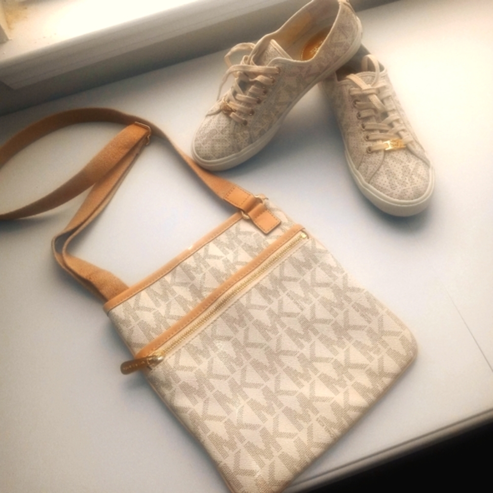 Michael Kors Shoes & Crossbody Size 9